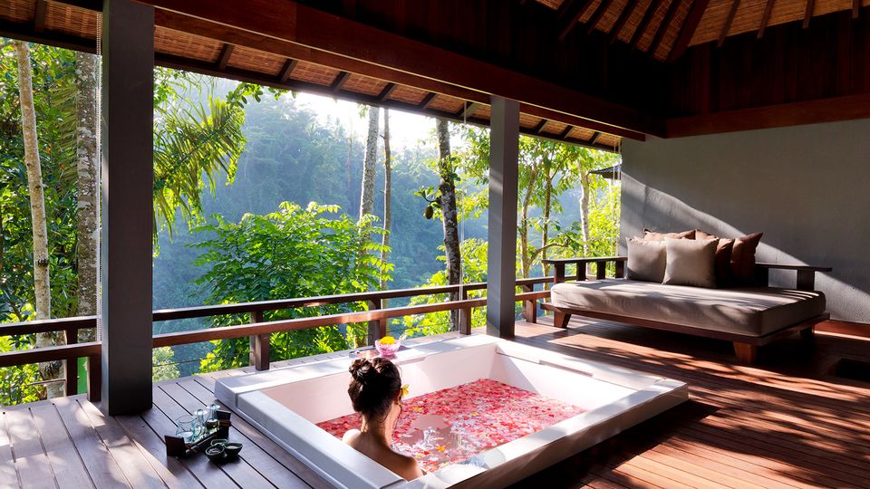 Slip into relaxation mode at the Hoshinoya Bali Spa.