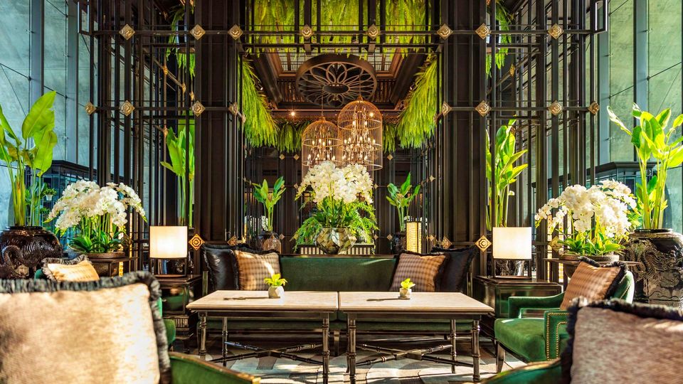 The Lobby Lounge is set beneath an ornate vaulted ceiling.