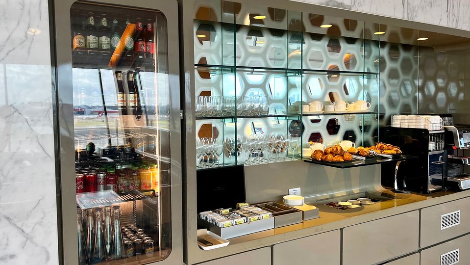 A selection of grab-and-go bites, as well as beers, soft drinks and tea/coffee.