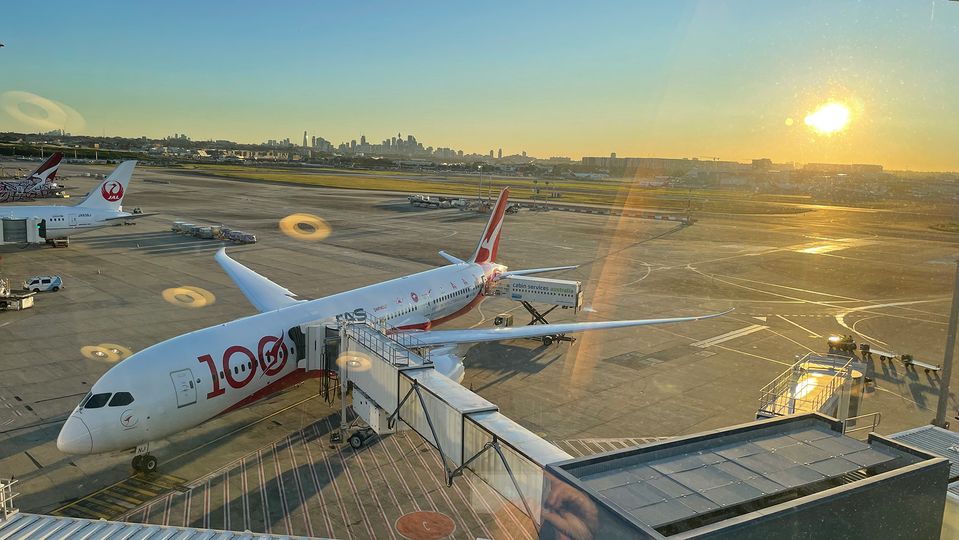 Early morning in the Qantas Sydney first lounge.